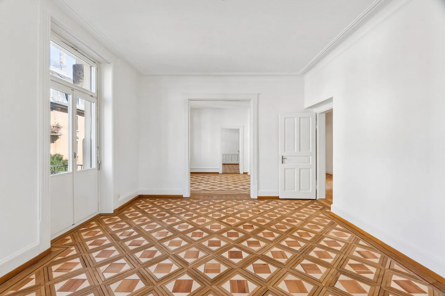 Elegante Altbauwohnung am Zürichberg - Foto 1 von 4
