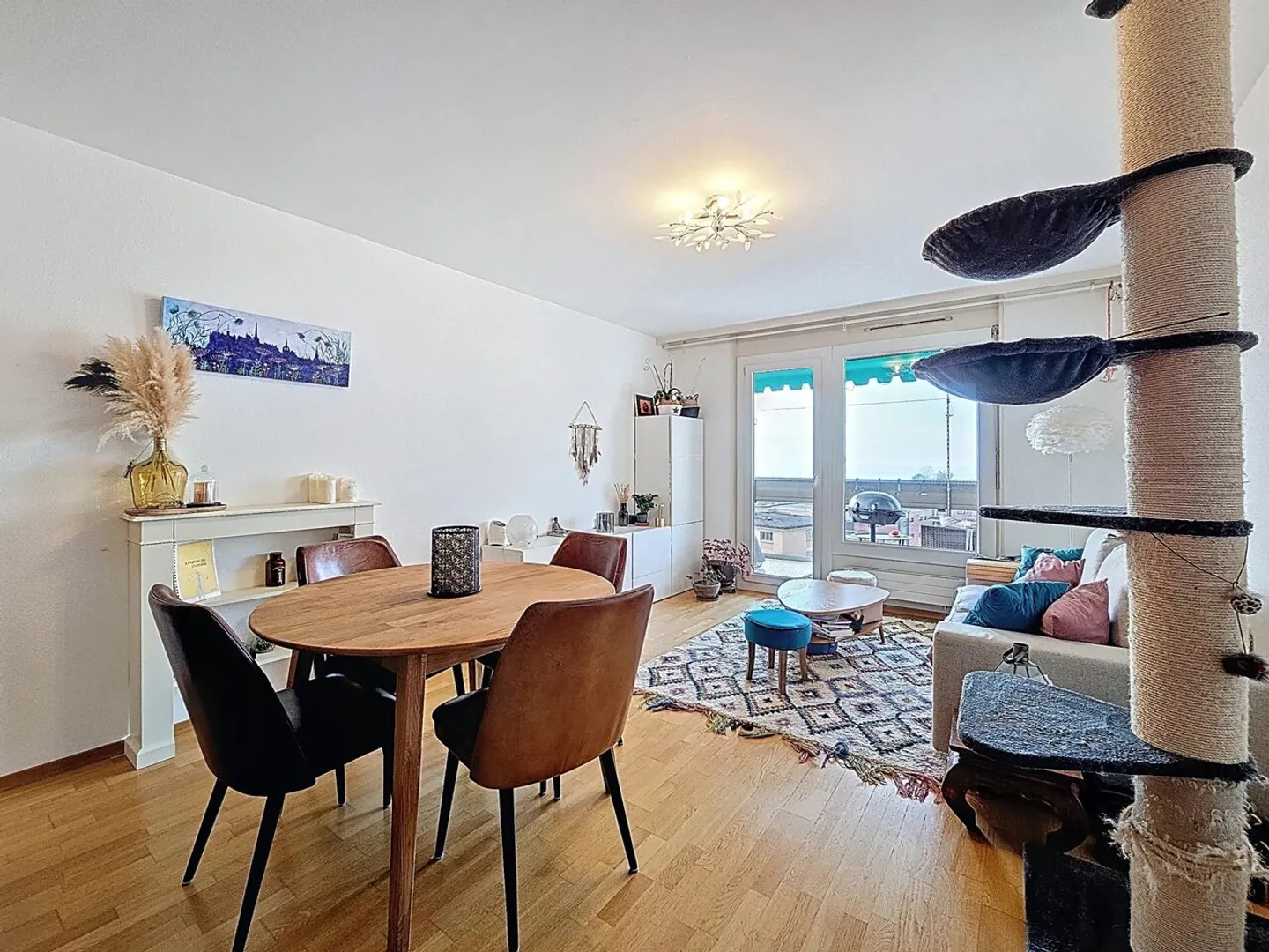 Appartement Charmant avec Vue sur le Lac - Photo 3 sur 9