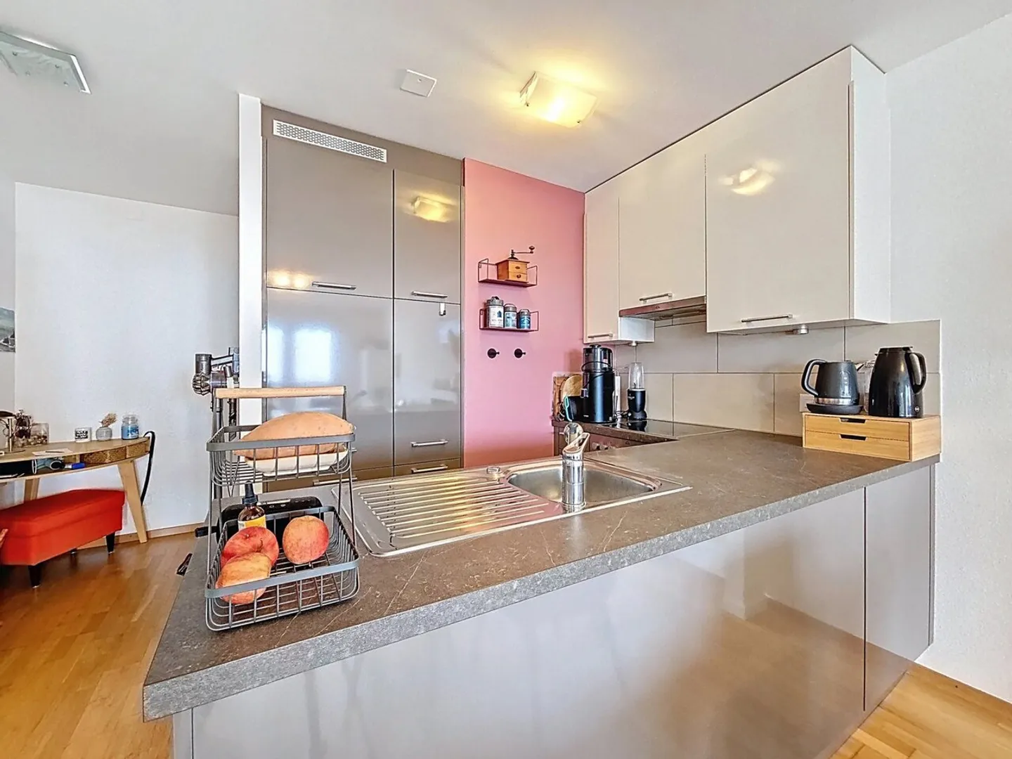 Appartement Charmant avec Vue sur le Lac - Photo 6 sur 9