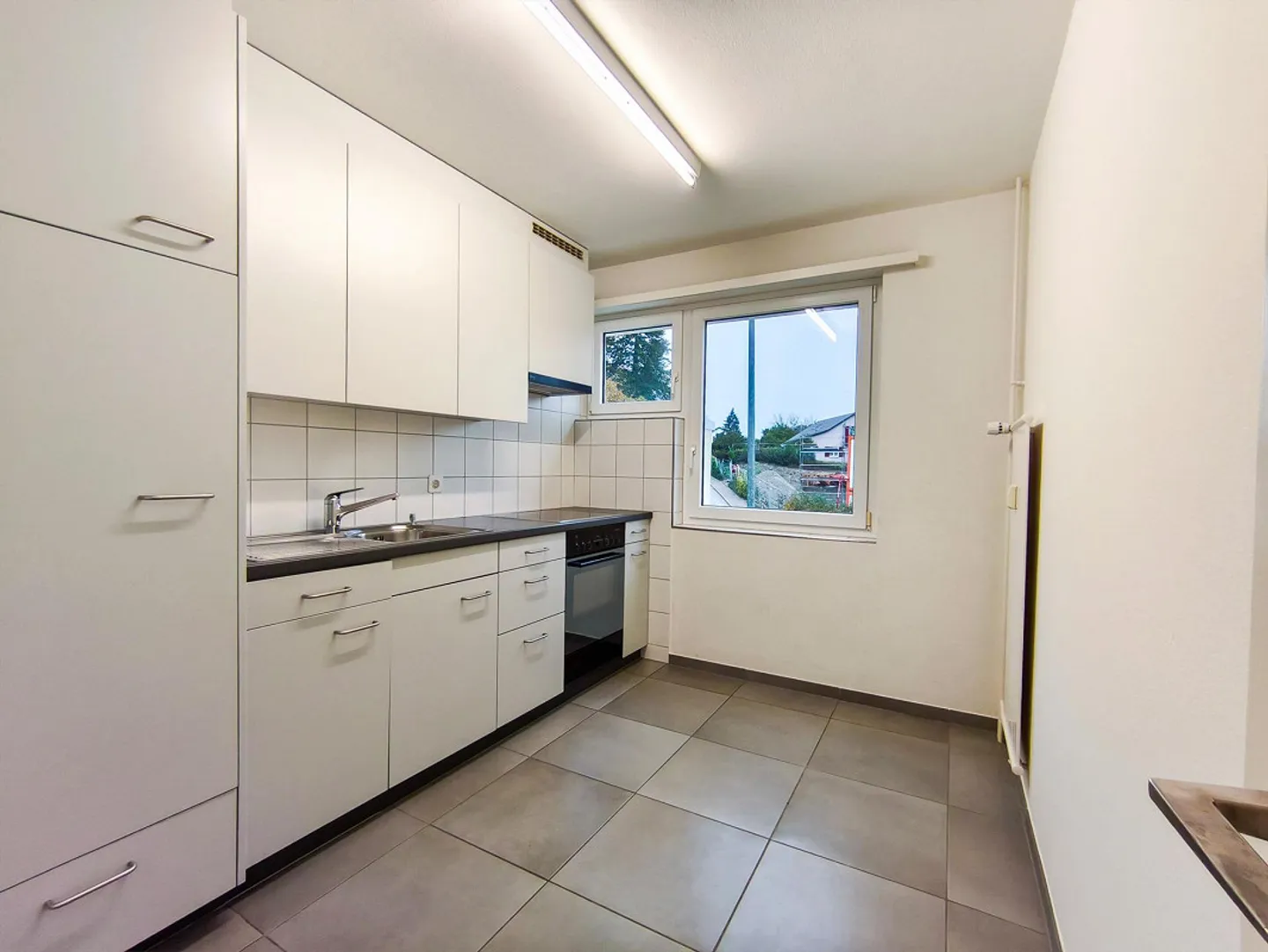 Appartement lumineux de 3 pièces avec balcon en périphérie de Diessenhofen - Photo 2 sur 10