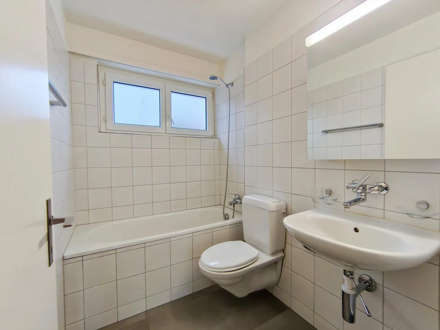 Appartement lumineux de 3 pièces avec balcon en périphérie de Diessenhofen - Photo 4 sur 10