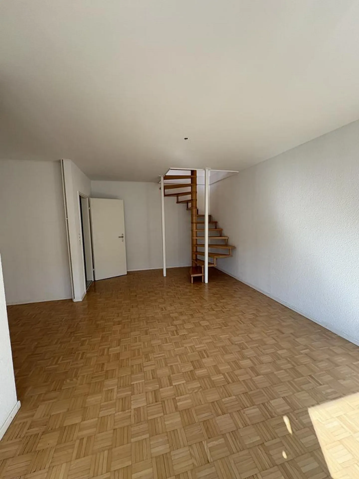 2.5-Room Maisonette Apartment for Rent in Kleinbasel - Photo 7 of 11