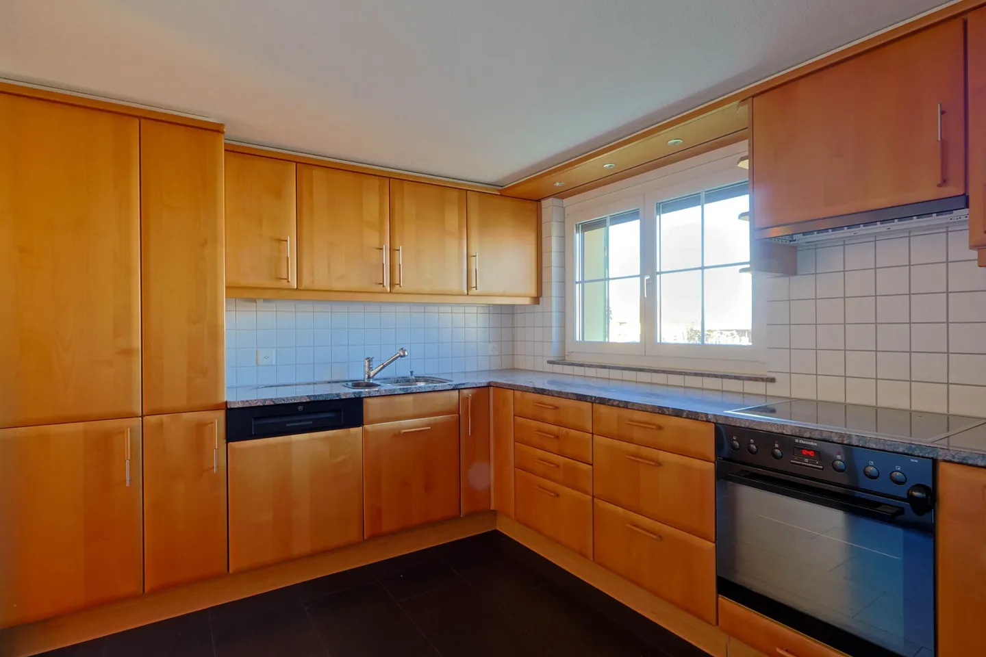 Mehrfamilienhaus mit 3 Wohnungen, Garage & 5 Parkplätzen in Steinach SG - Foto 6 von 18