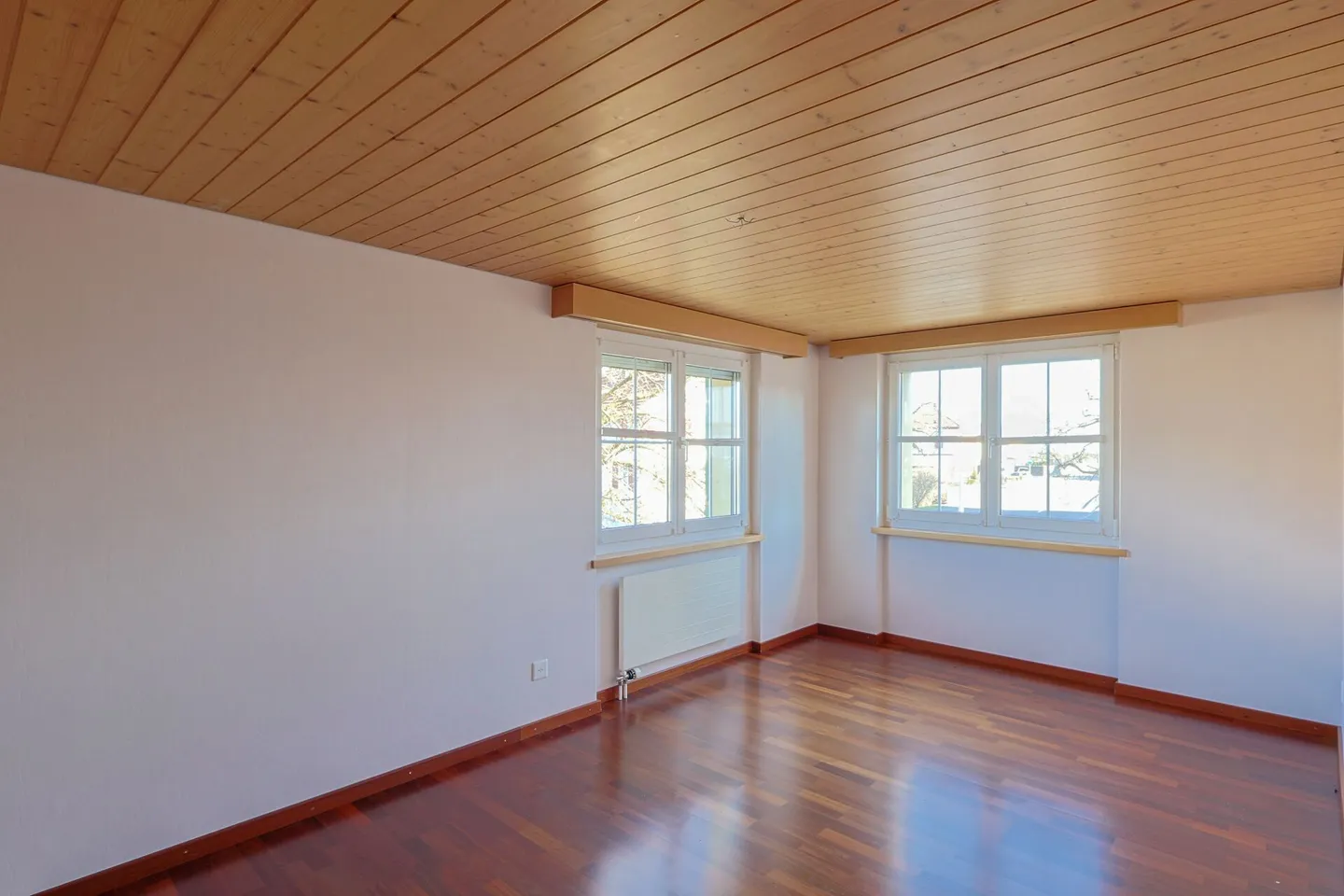 Mehrfamilienhaus mit 3 Wohnungen, Garage & 5 Parkplätzen in Steinach SG - Foto 8 von 18