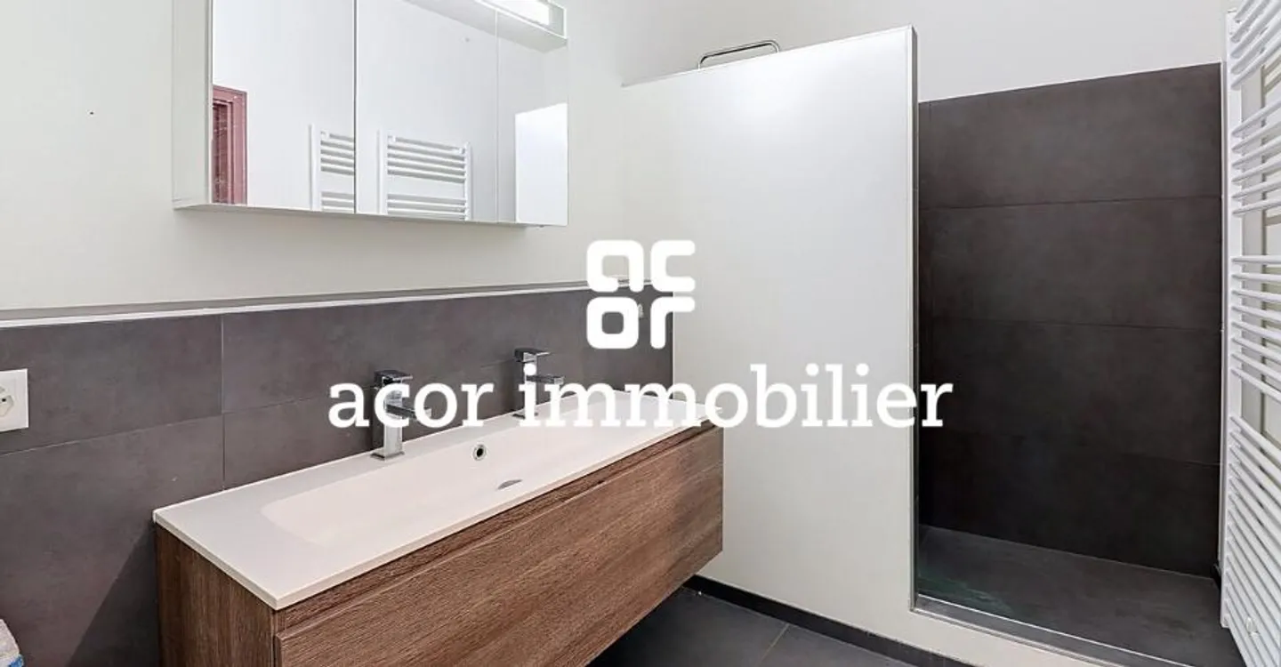 Immeuble de caractère avec jardin, piscine et revenu locatif - Photo 5 sur 12