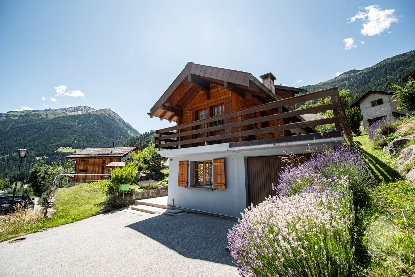 Adorable chalet with splendid views of the valley floor - Photo 25 of 40