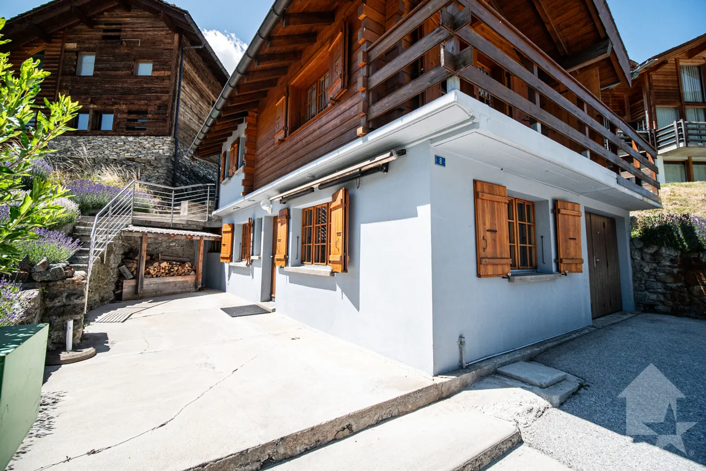 Adorable chalet with splendid views of the valley floor - Photo 26 of 40