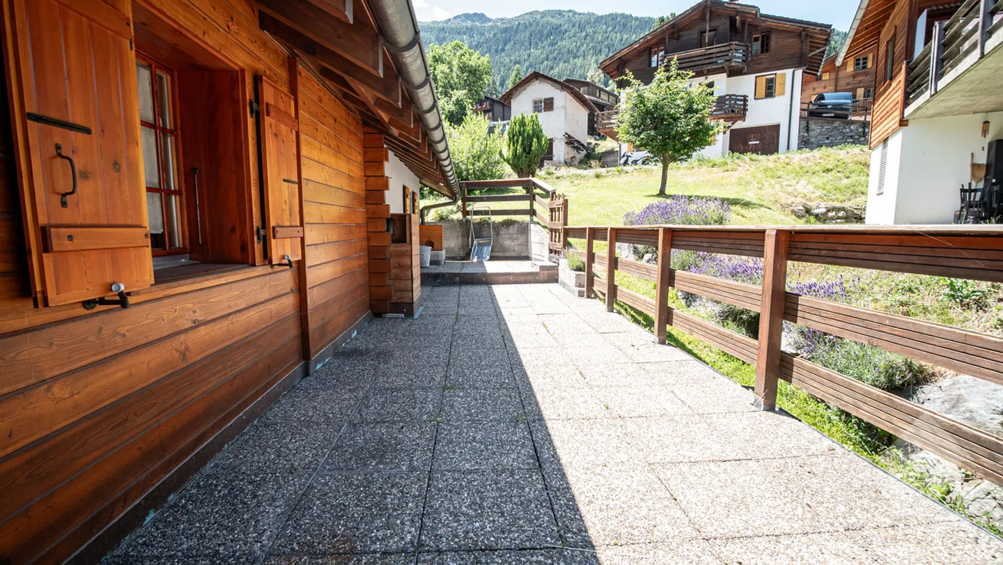 Adorable chalet with splendid views of the valley floor - Photo 31 of 40