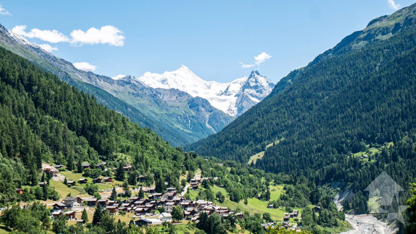 Adorable chalet with splendid views of the valley floor - Photo 35 of 40