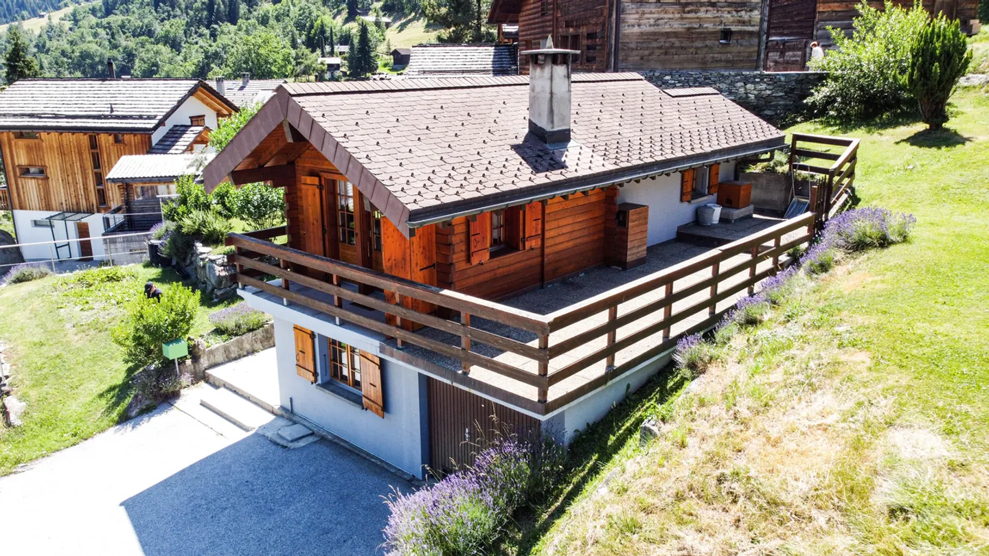 Adorable chalet with splendid views of the valley floor - Photo 38 of 40