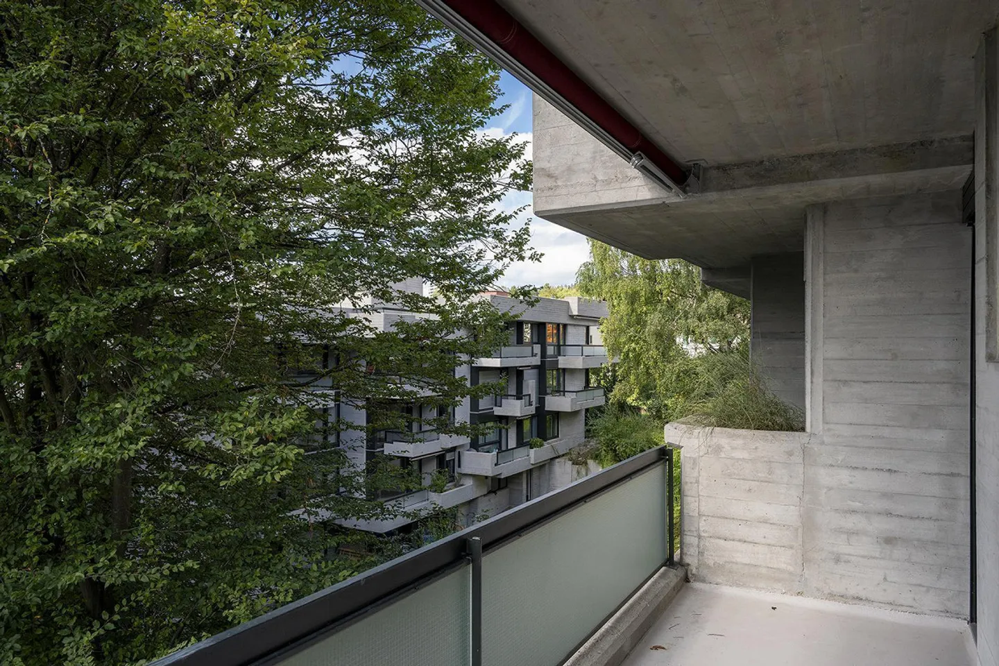 Exklusive 3.5-Zimmer-Attikawohnung mit über 200m² Dachterrasse - Foto 9 von 18