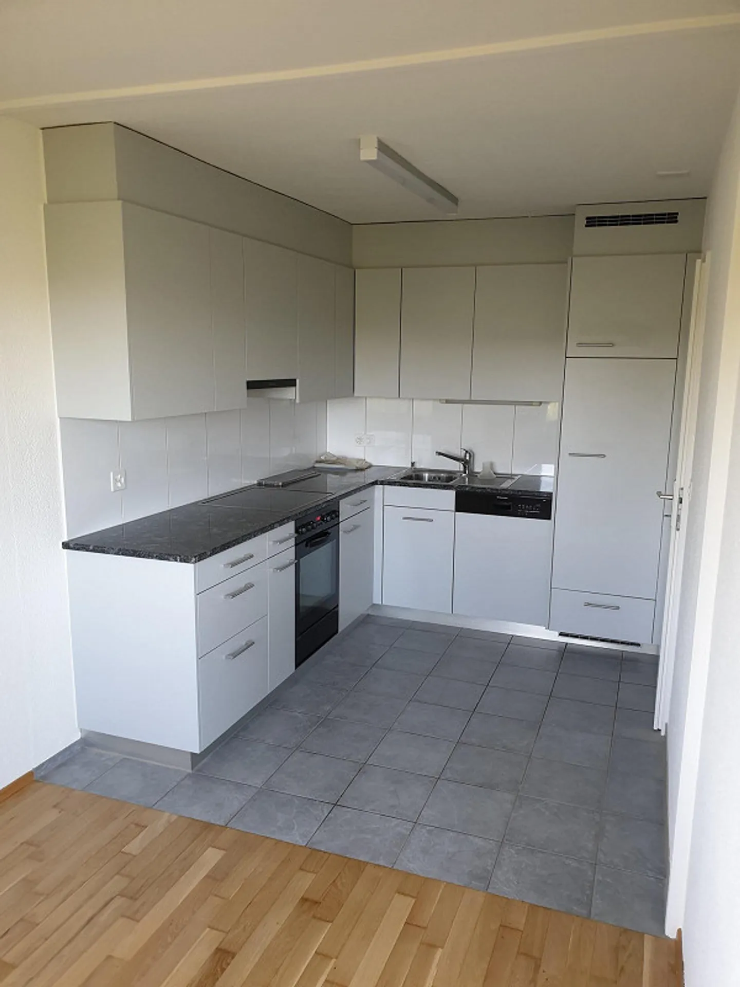 Geräumige Wohnung mit Aussicht - Foto 1 von 8