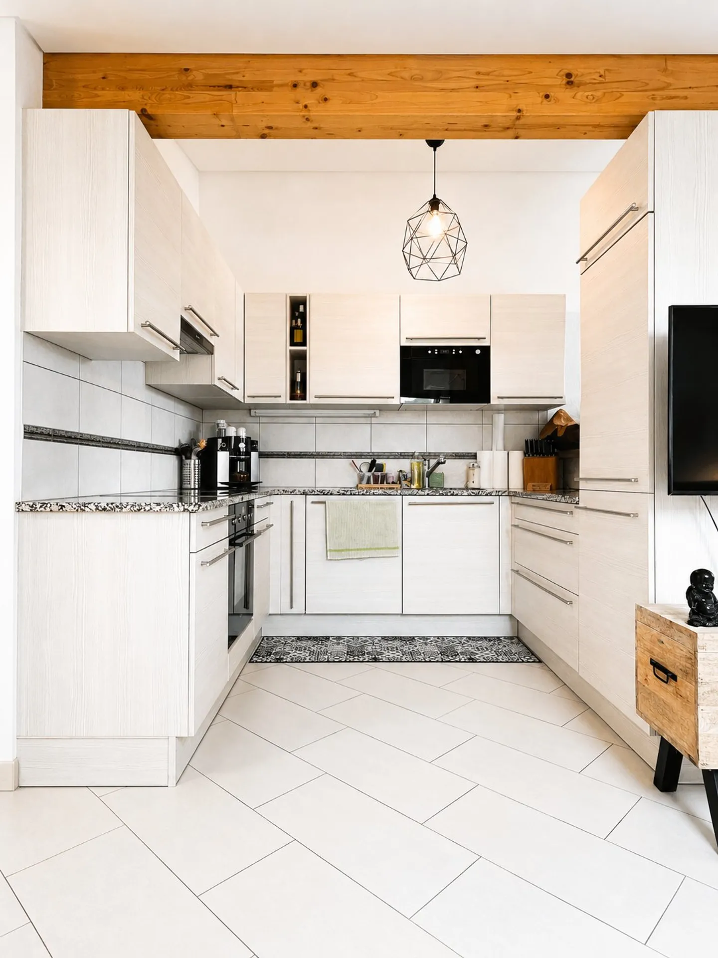 Spacious Apartment near Lake Joux - Photo 5 of 10