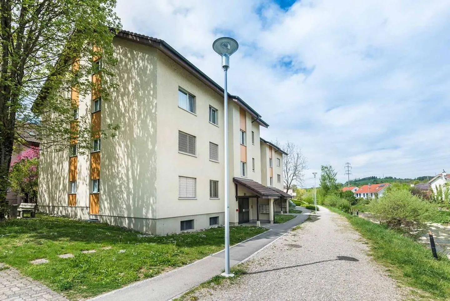 Appartamento accogliente di 3,5 stanze in una posizione tranquilla a Frick - Foto 1 di 10