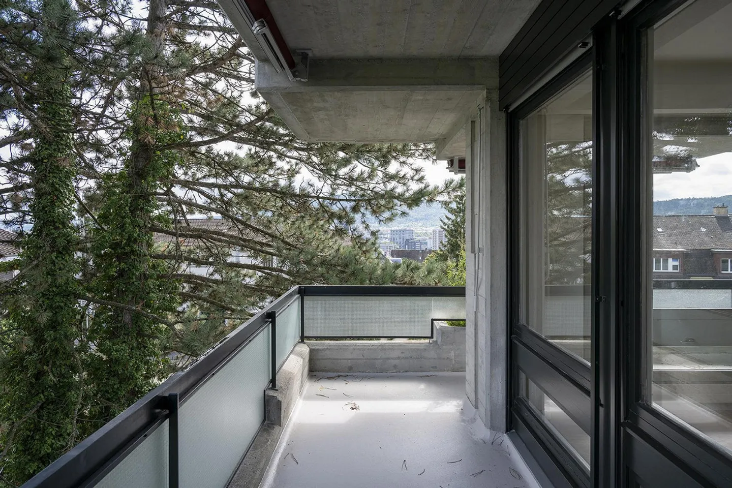 Exklusive 3.5-Zimmer-Attikawohnung mit über 200m² Dachterrasse - Foto 13 von 18