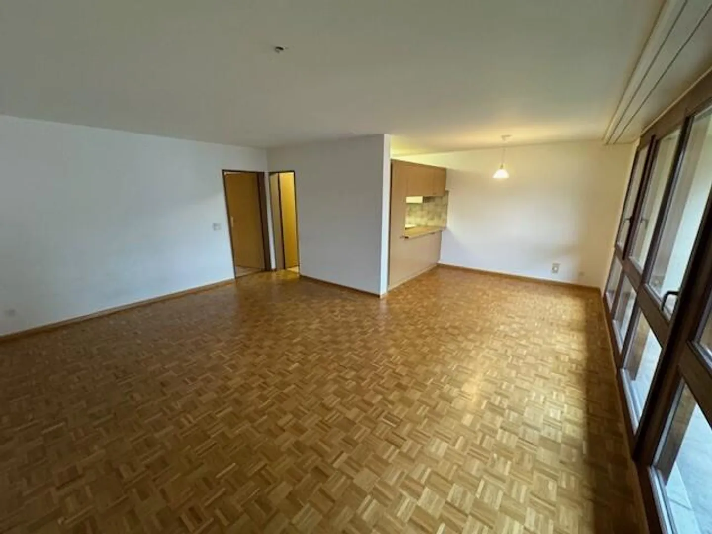 Appartamento accogliente di 3,5 stanze in una posizione tranquilla a Frick - Foto 2 di 10