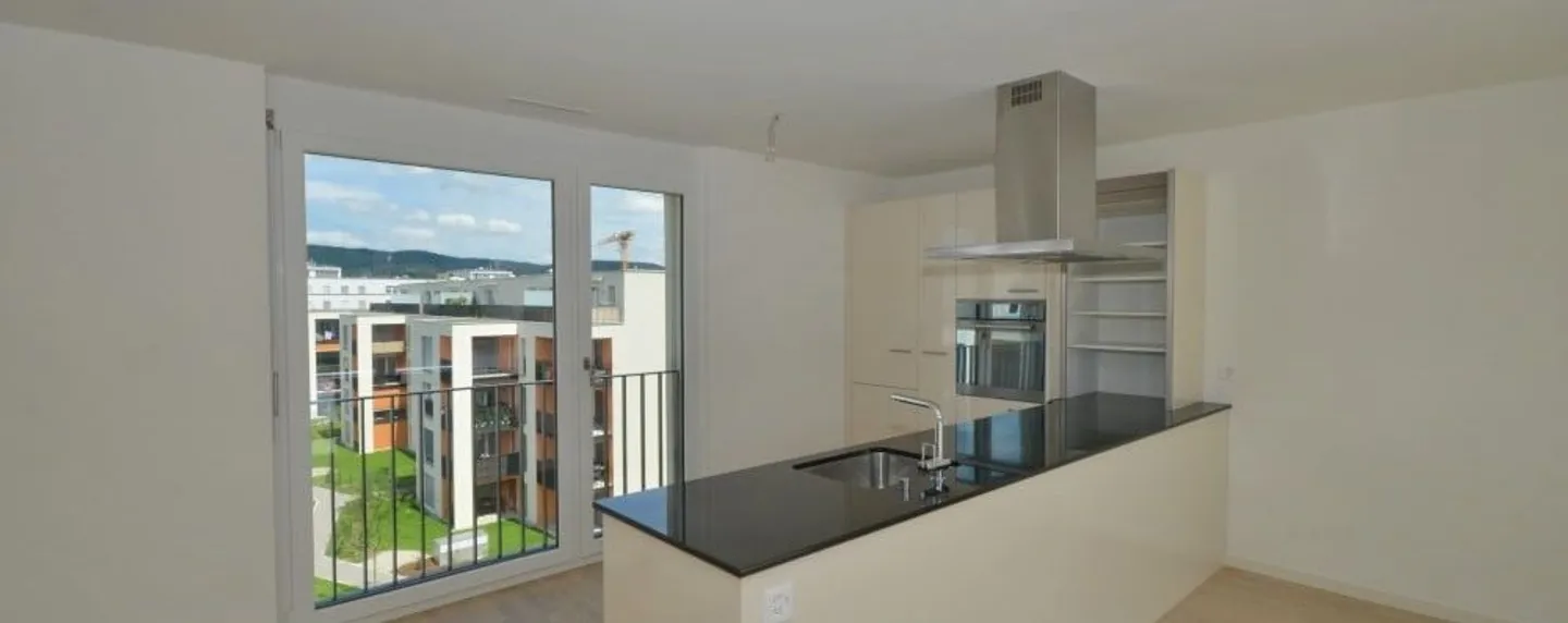 Moderne Attika-2.5-Zimmer-Wohnung mit grossem Balkon in Spreitenbach - Foto 5 von 5