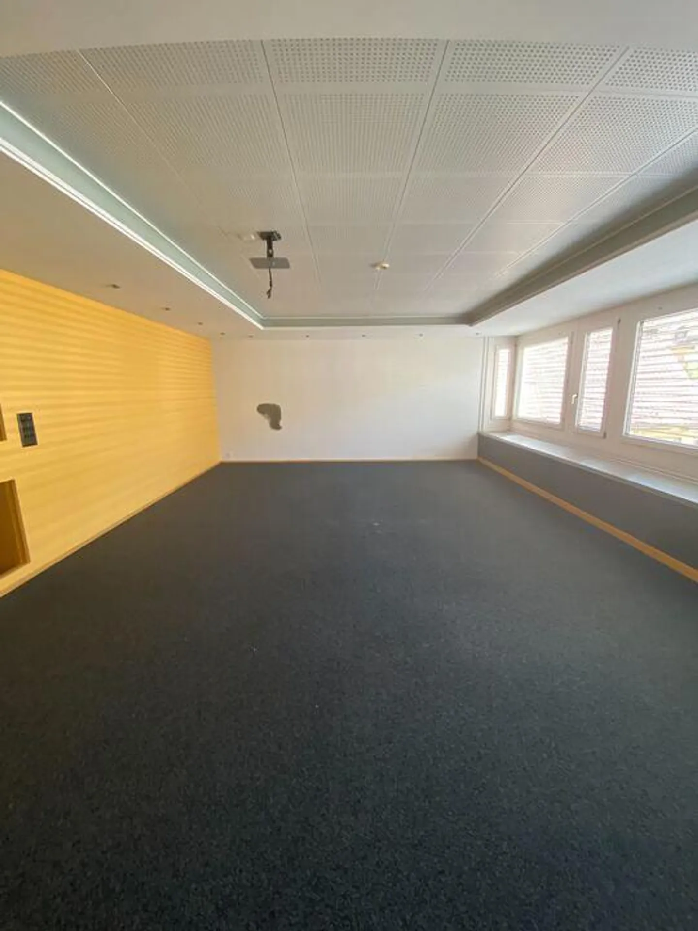Bureau pratique à Saint-Gall à un prix équitable - Photo 3 sur 3