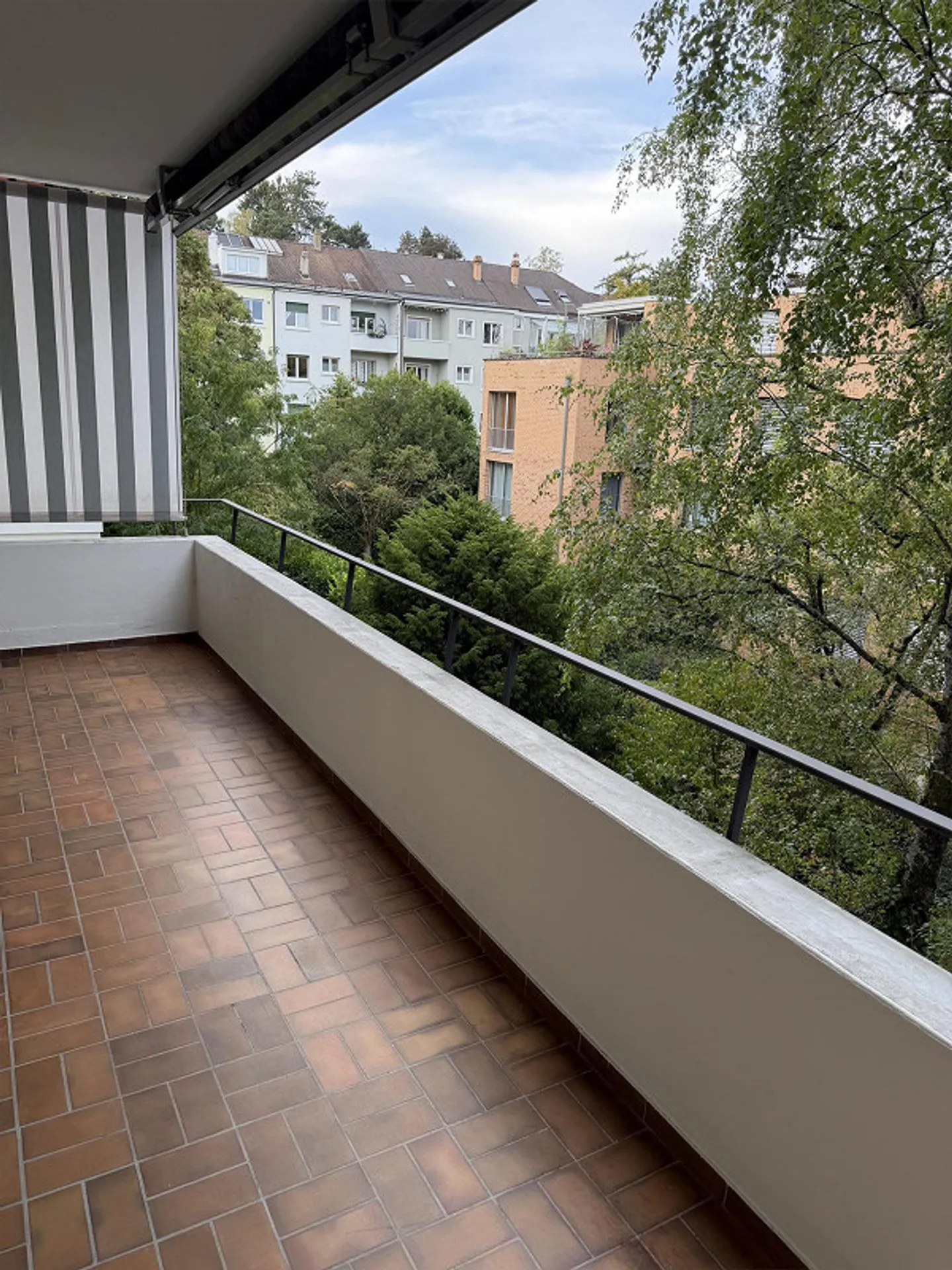 Appartement attrayant de 4 pièces à Binningen - Photo 2 sur 6