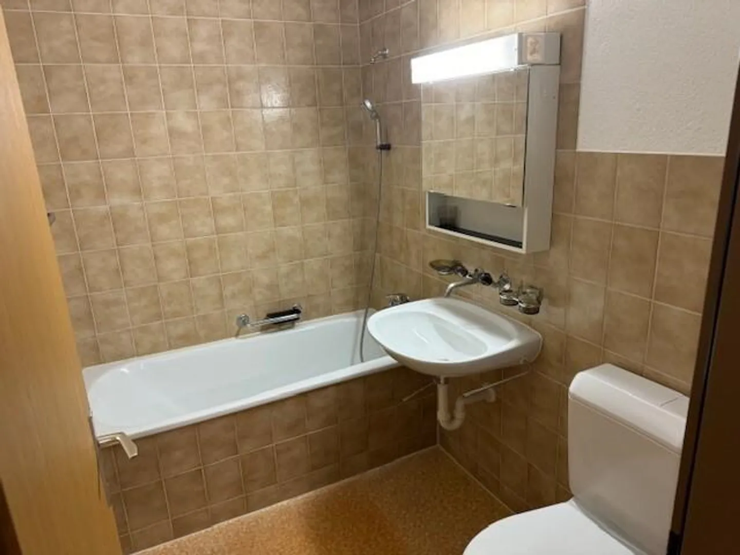 Appartamento accogliente di 3,5 stanze in una posizione tranquilla a Frick - Foto 8 di 10