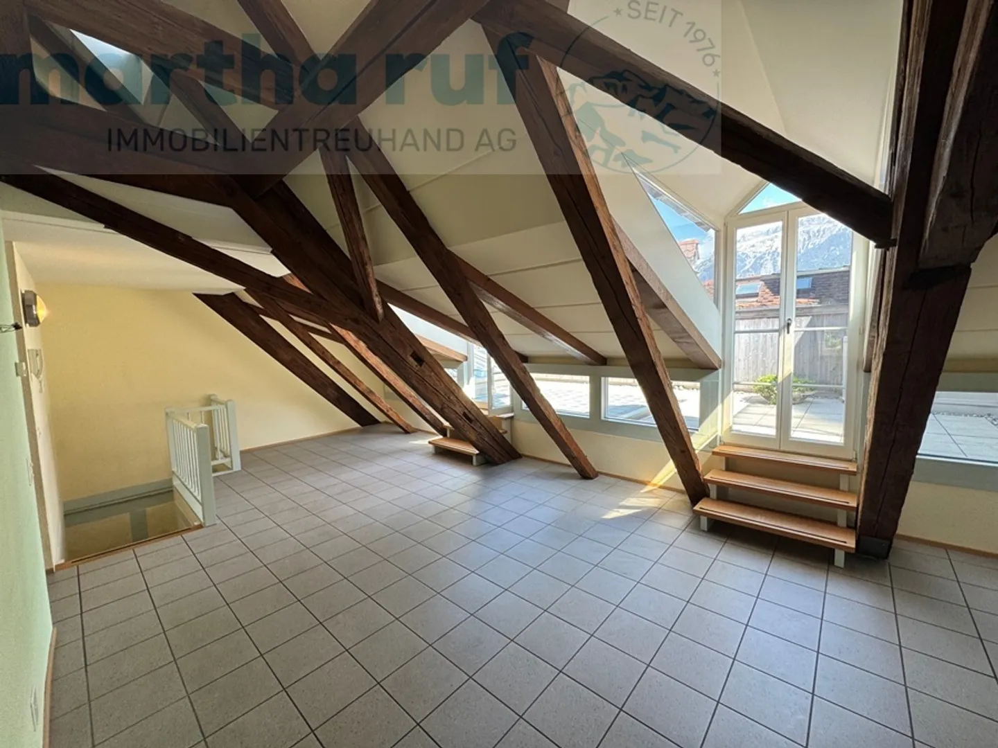3.5-room apartment with gallery & roof terrace in the heart of the old town (no Airbnb) - Photo 2 of 12