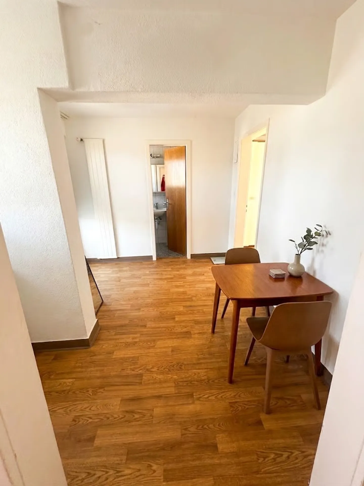 2.5 Zimmer Wohnung, ca. 40m2, zentral gelegen in Rafz - Foto 3 von 6