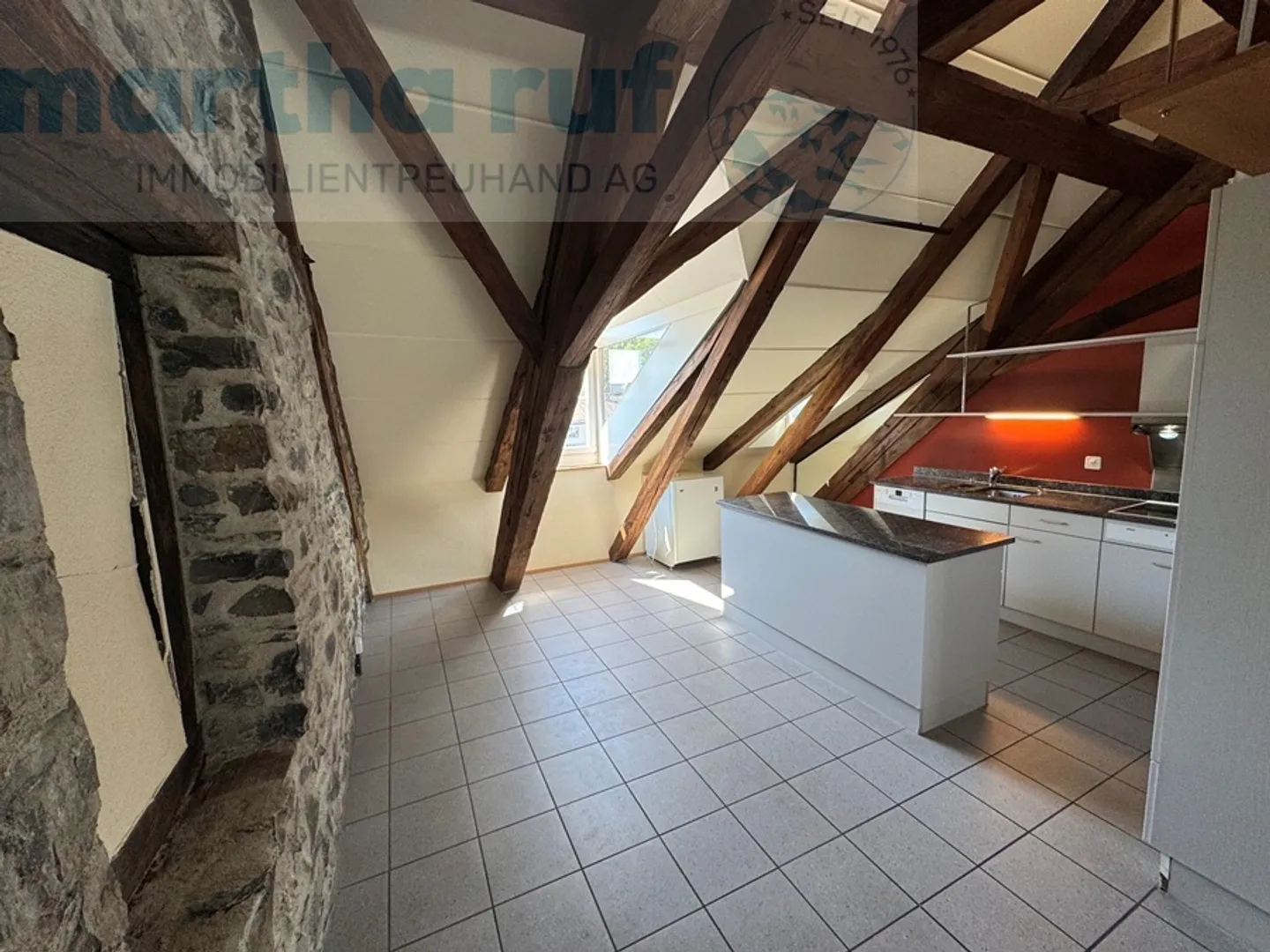 3.5-room apartment with gallery & roof terrace in the heart of the old town (no Airbnb) - Photo 4 of 12