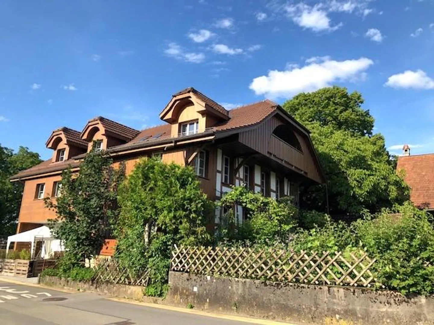 SUNNY AND MODERN IN A QUIET LOCATION - Photo 1 of 5