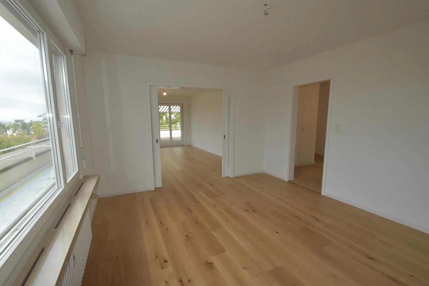 Appartement en attique de 4 pièces dans un emplacement intéressant - Photo 7 sur 13
