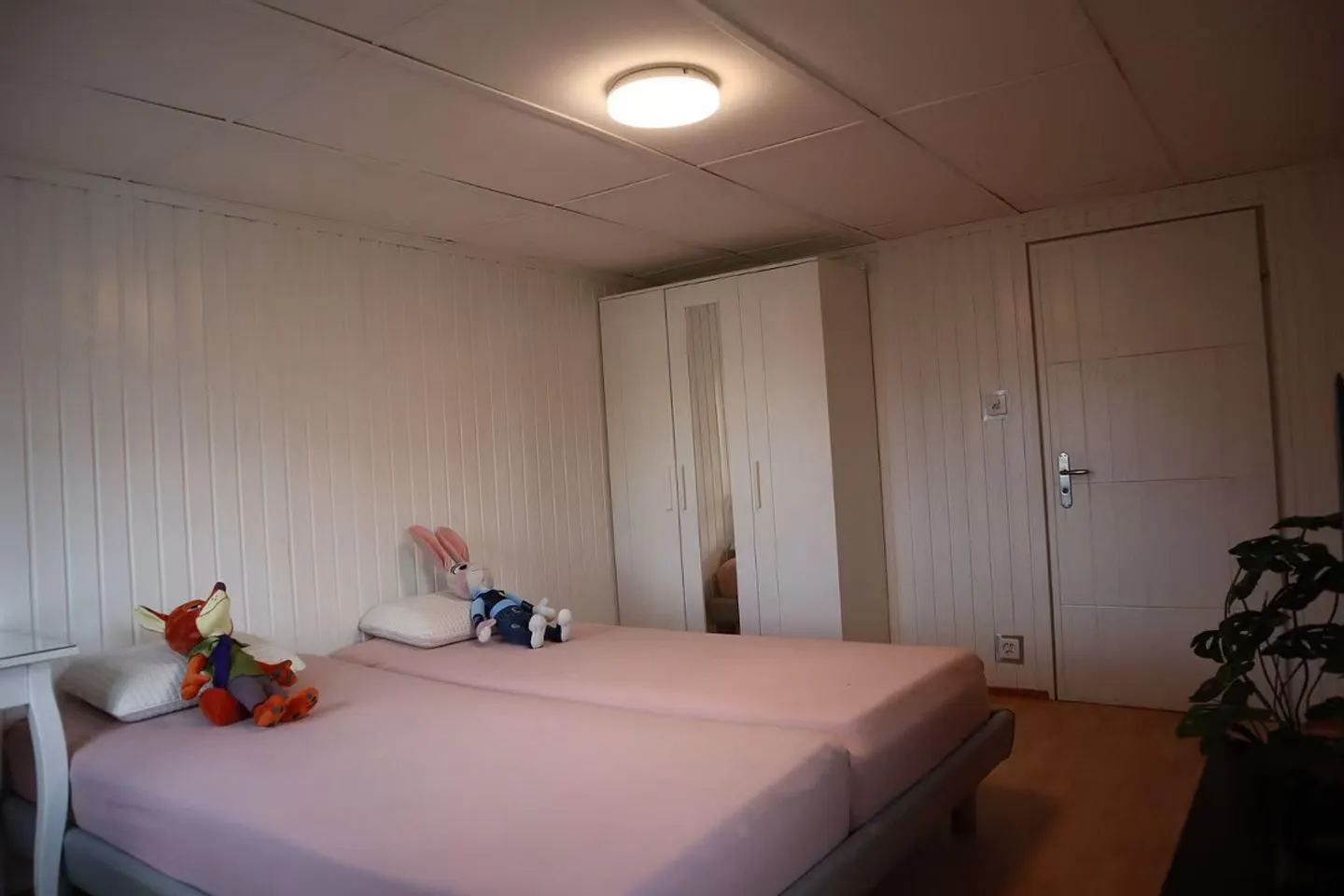 Freshly renovated, furnished 4½-room apartment including parking space - Photo 13 of 15