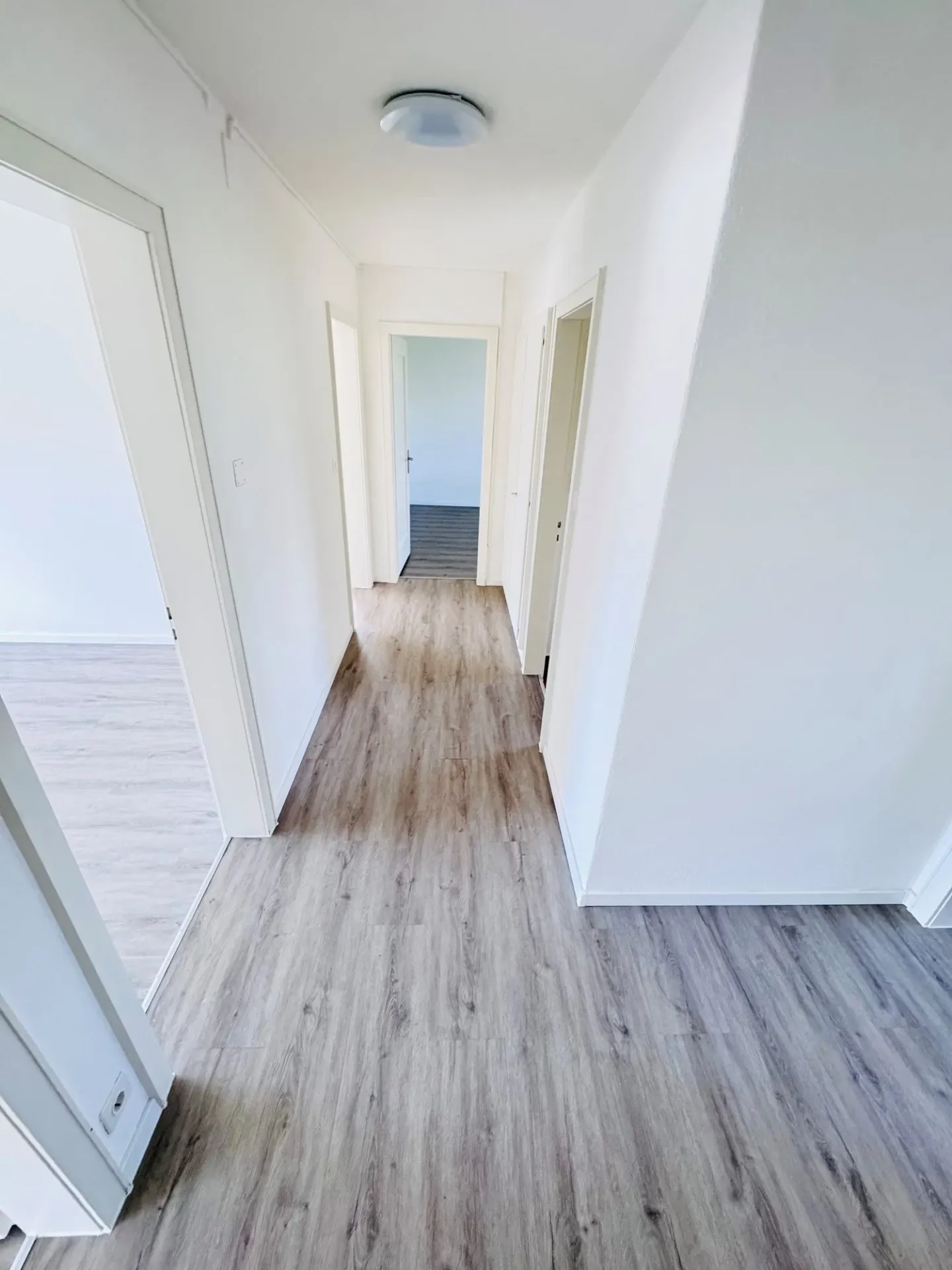 4-Zimmerwohnung mit Balkon / 4. OG mit Lift - Foto 5 von 9