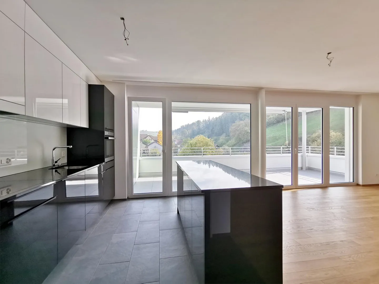 Modern 2.5-room ground floor apartment in Mettau - Photo 3 of 6
