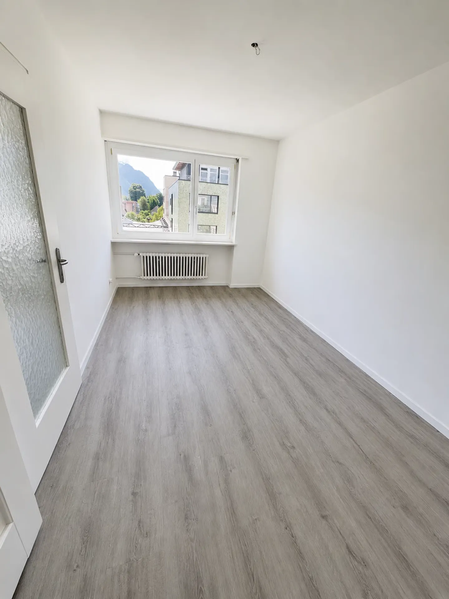 4-Zimmerwohnung mit Balkon / 4. OG mit Lift - Foto 8 von 9