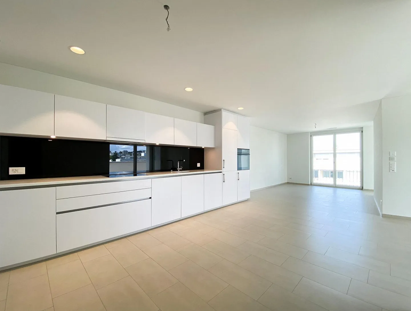 3.5 Room Apartment in the Center of Kloten - Photo 2 of 5