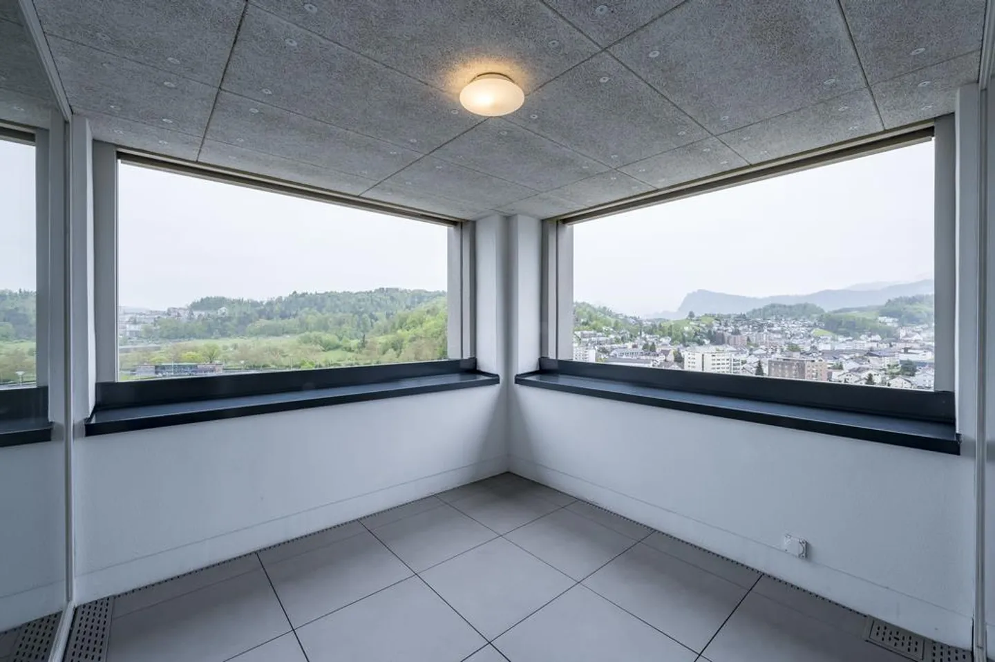 Spazioso appartamento di 3.5 locali con vista - Foto 5 di 10