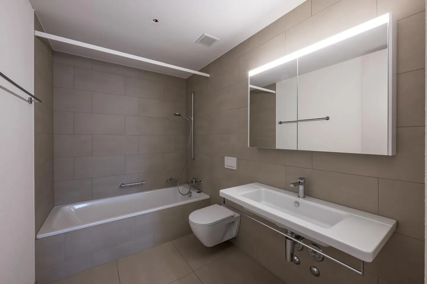 Spazioso appartamento di 3.5 locali con vista - Foto 7 di 10