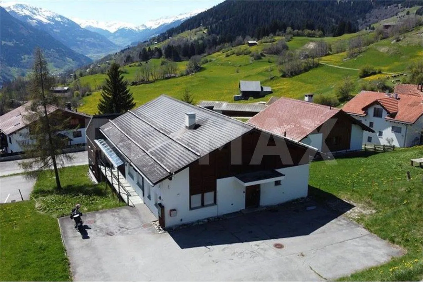 Casa con 4 stanze - Foto 3 di 13