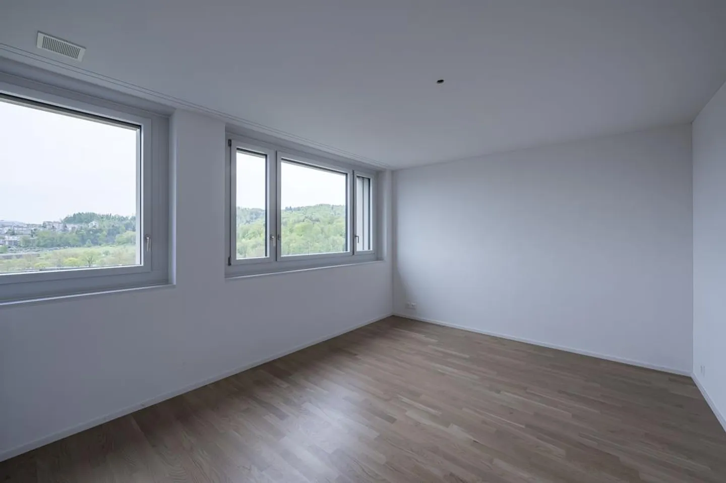 Spazioso appartamento di 3.5 locali con vista - Foto 4 di 10