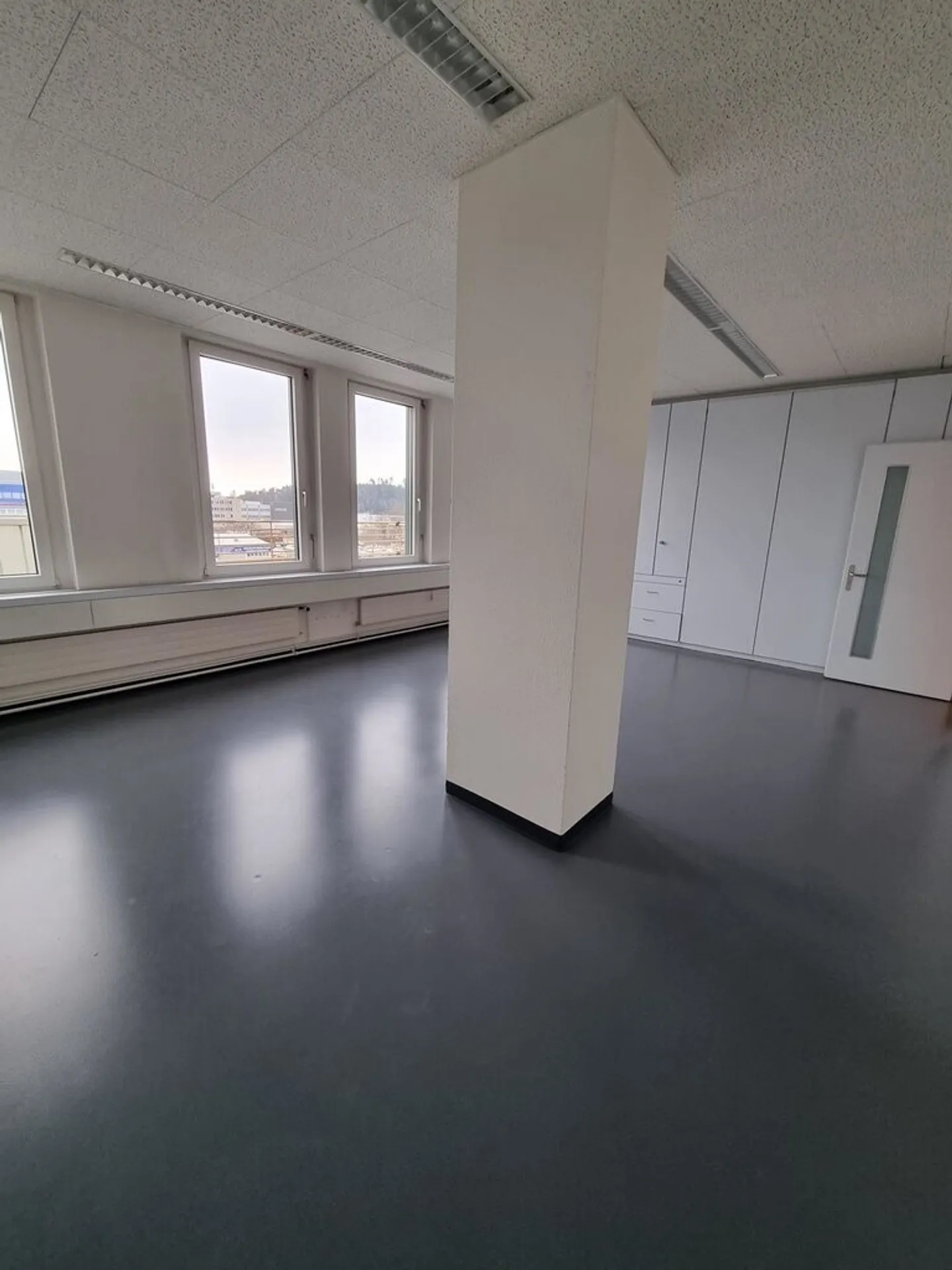 Office seeks new tenant - Photo 4 of 4