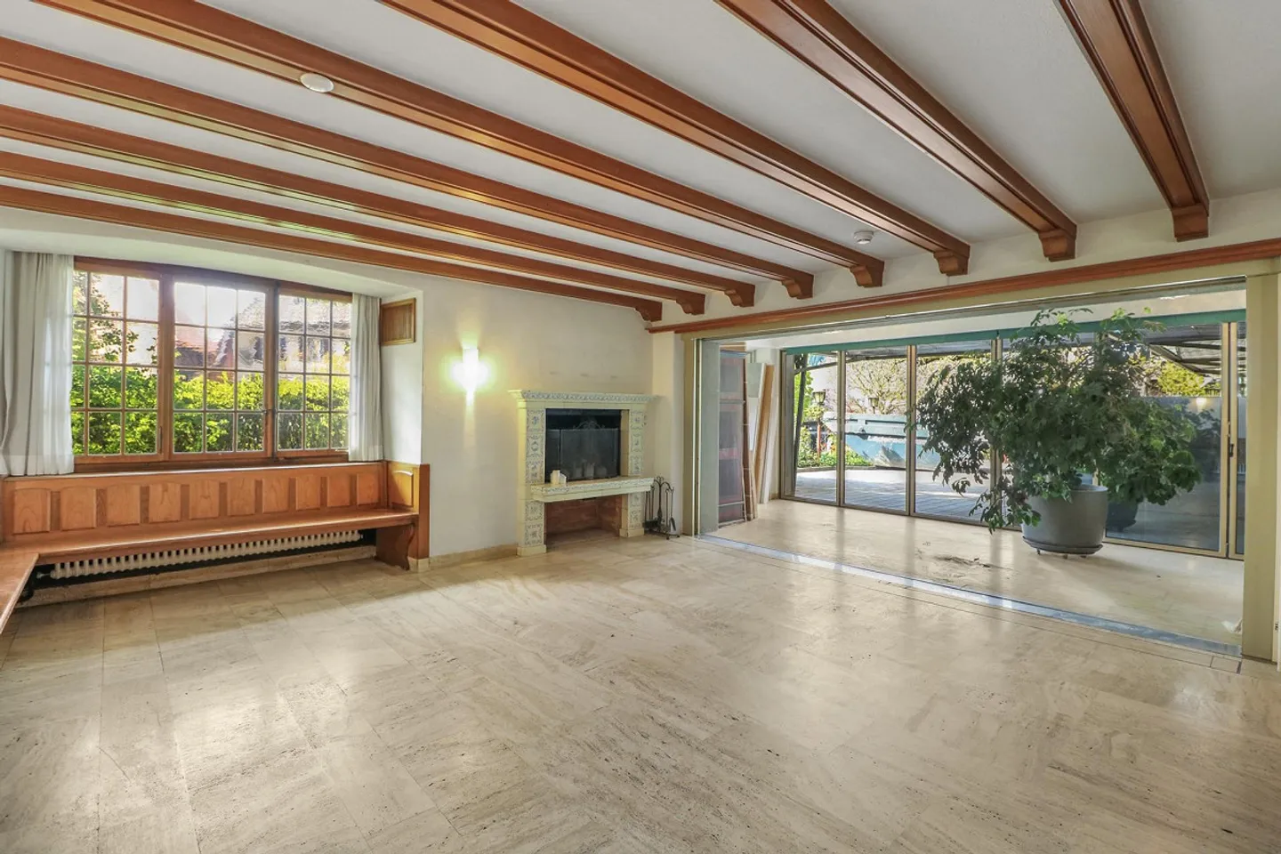 Locali commerciali in una posizione centrale - Foto 2 di 12