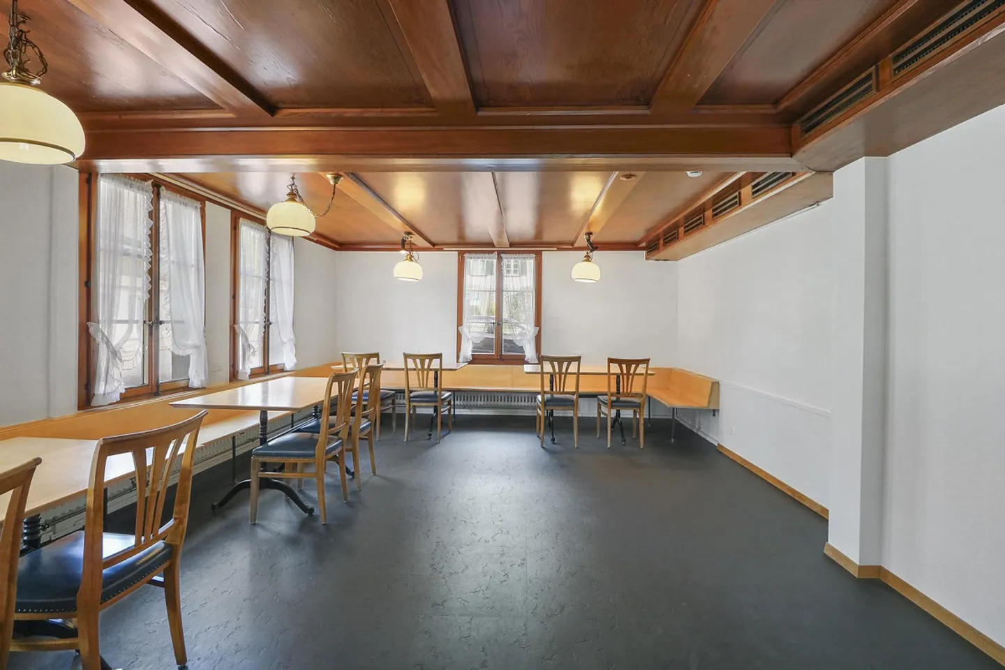 Locali commerciali in una posizione centrale - Foto 10 di 12