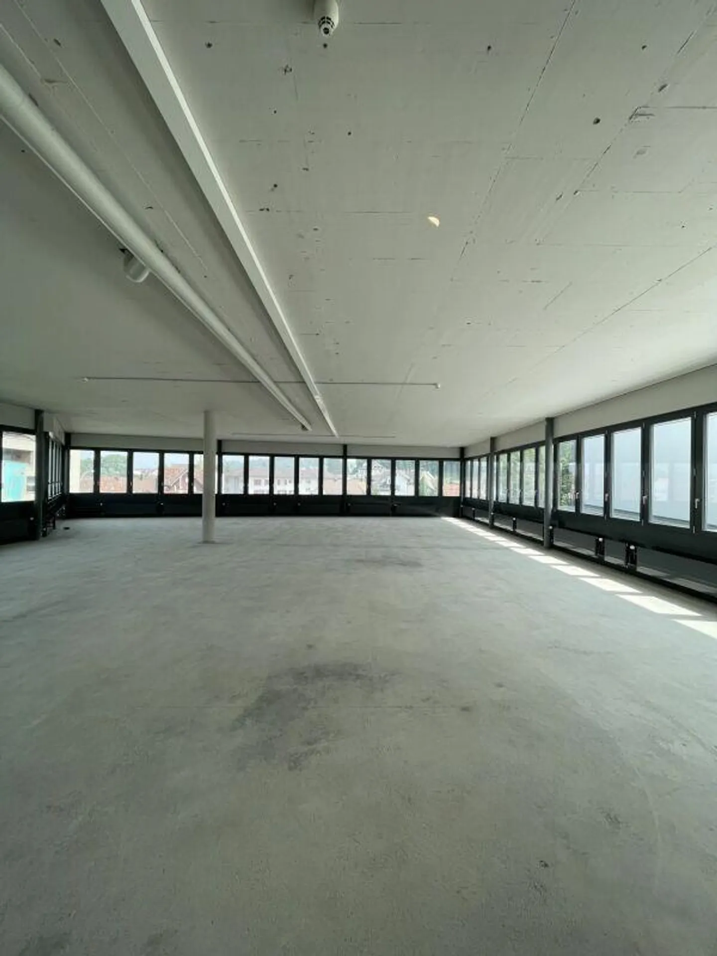 Espace commercial avec des options d'utilisation polyvalentes - Photo 6 sur 10
