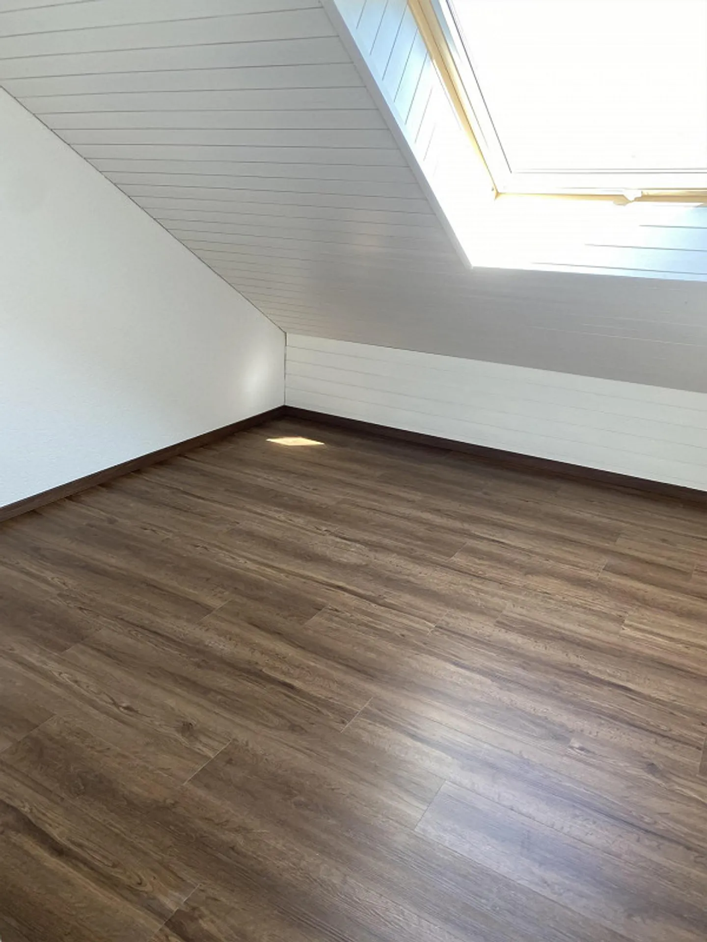 Gemütliche Dachwohnung mit Balkon - Foto 3 von 10