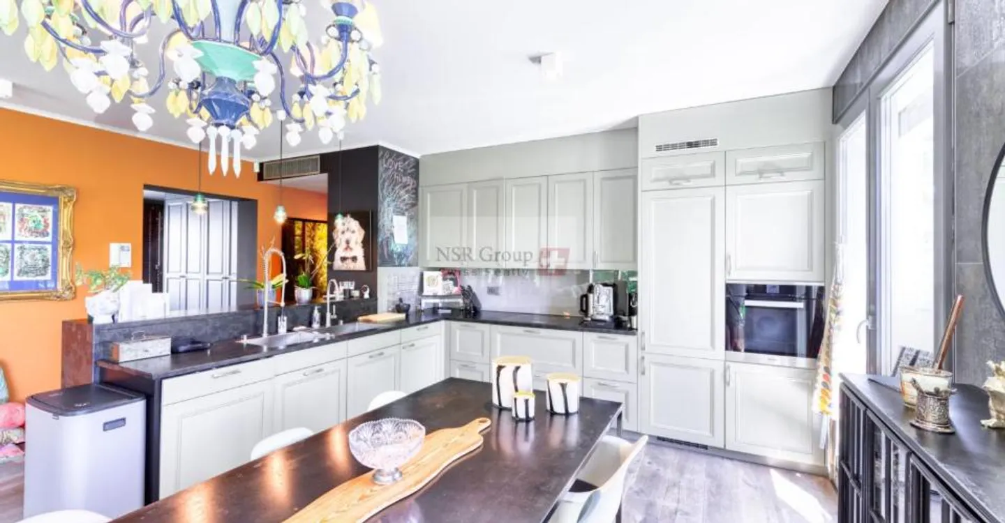 Spacious 5-room contemporary apartment with two parking spaces - Exclusive - Photo 2 of 12