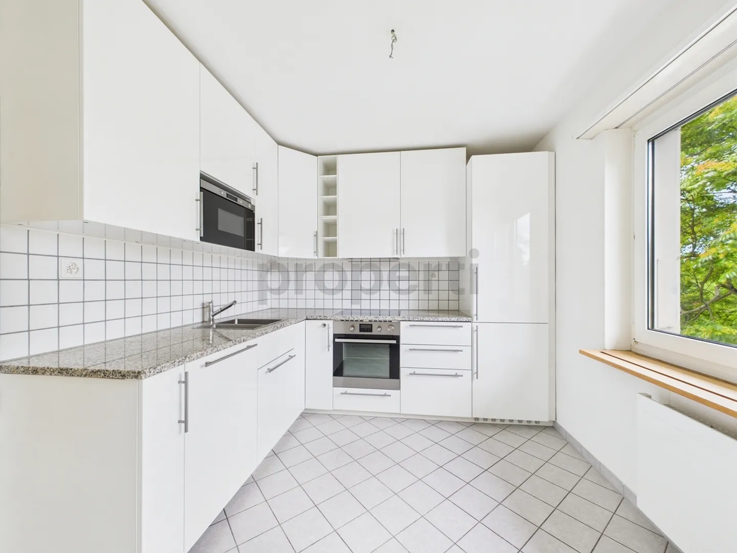 Cozy and spacious 3.5-room apartment in Muttenz, Canton BL - Photo 2 of 9