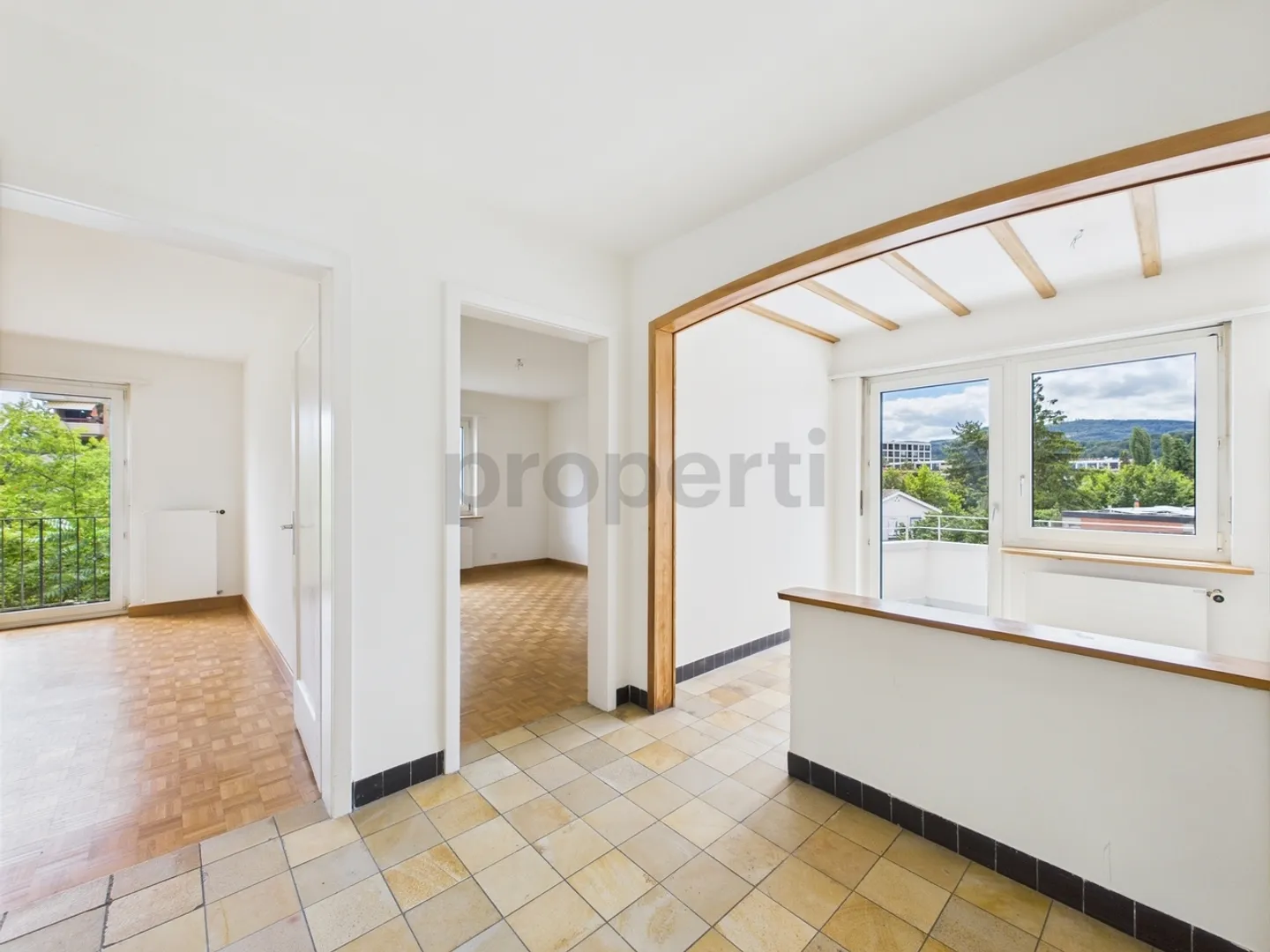 Cozy and spacious 3.5-room apartment in Muttenz, Canton BL - Photo 6 of 9