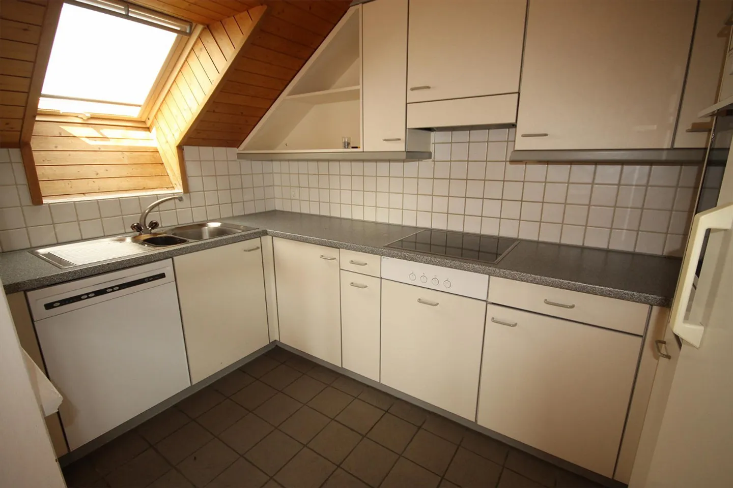 Gemütliche Dachwohnung mit Balkon - Foto 8 von 10