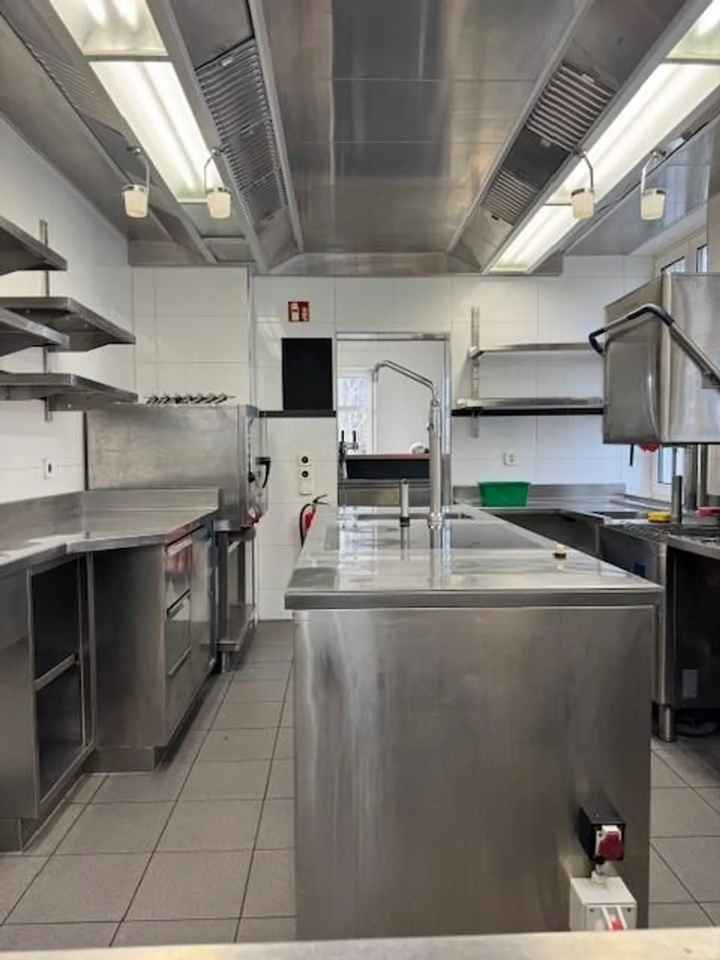 Former restaurant in a central location in Pratteln - Ideal for offices, a day-care center (Kita) or other uses - Photo 5 of 8