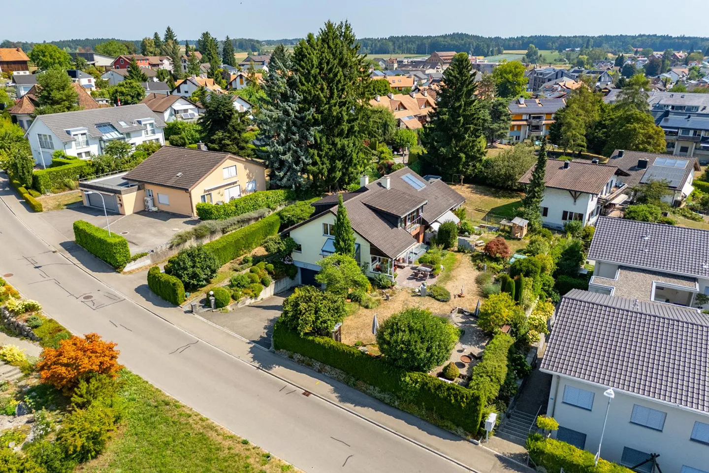 Maison individuelle avec appartement séparé et magnifique jardin - Photo 2 sur 34