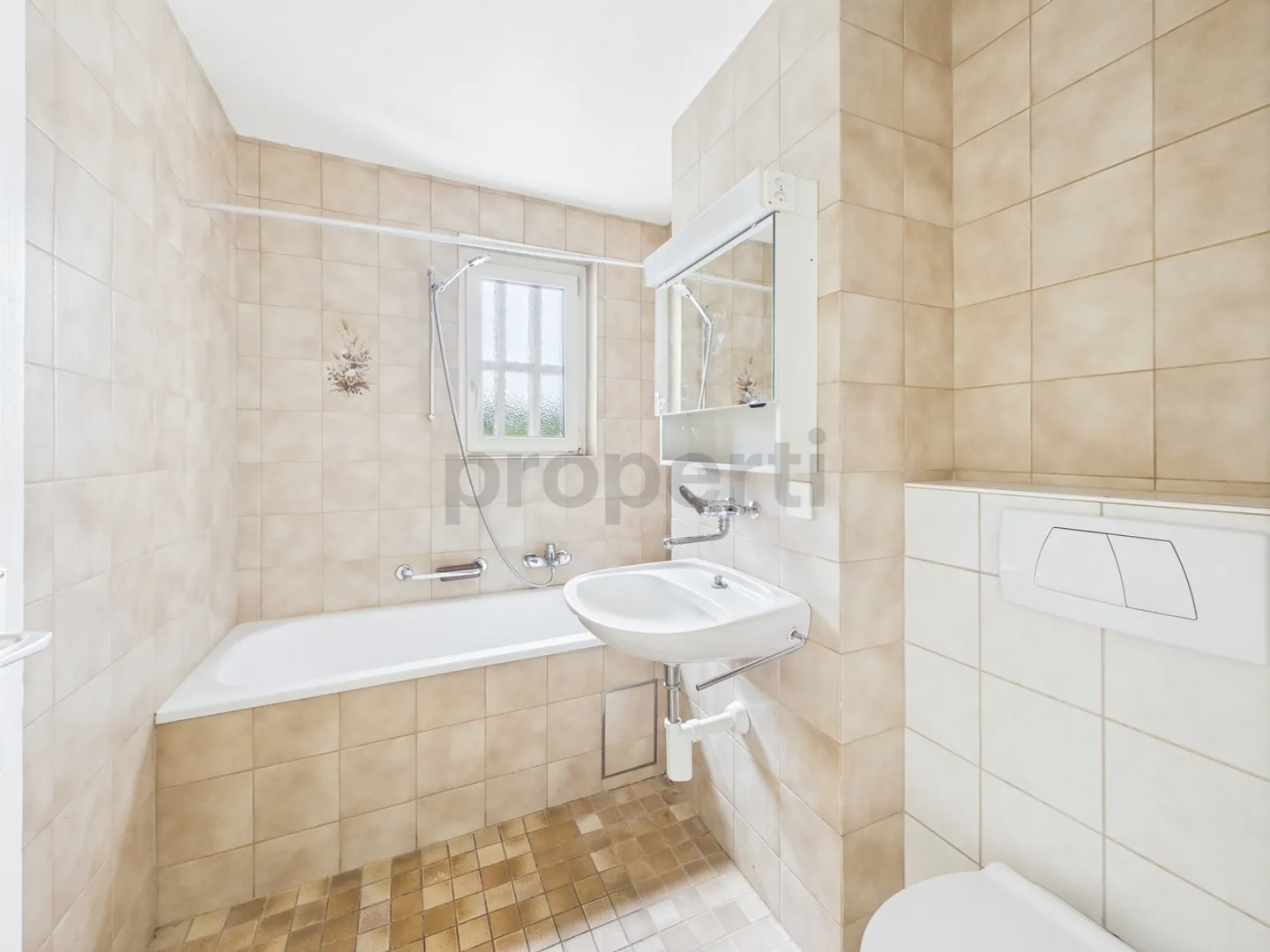 Cozy and spacious 3.5-room apartment in Muttenz, Canton BL - Photo 7 of 9
